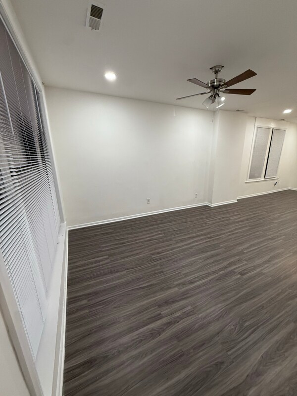 Building Photo - 1649 W Garfield Blvd