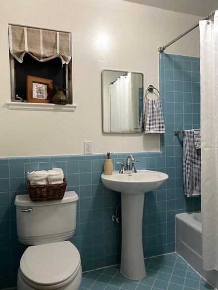 Bathroom - 2534 San Fernando Way