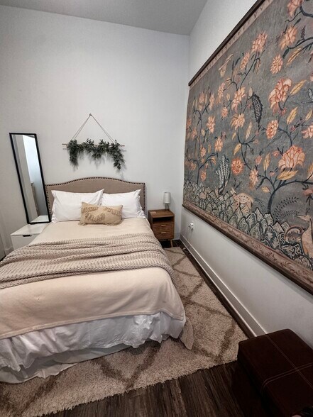 Bedroom - 5147 Penn Ave