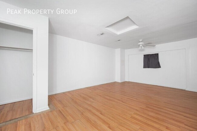 Building Photo - 2533 Ravine St