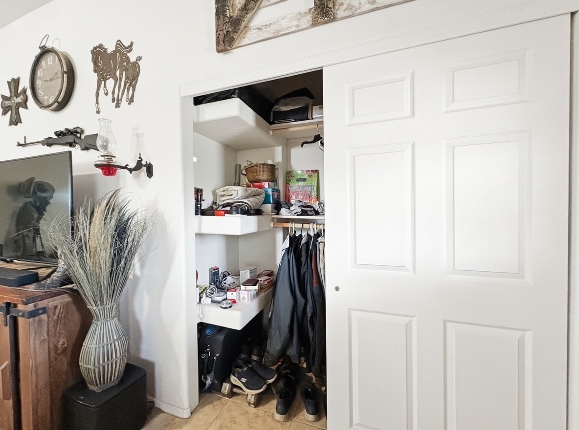 Building Photo - 1033 E Irvine Rd