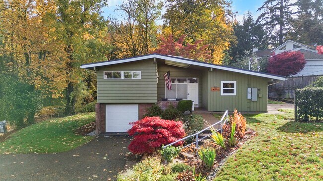 Primary Photo - Bellevue Eastgate Mid-Century Modern