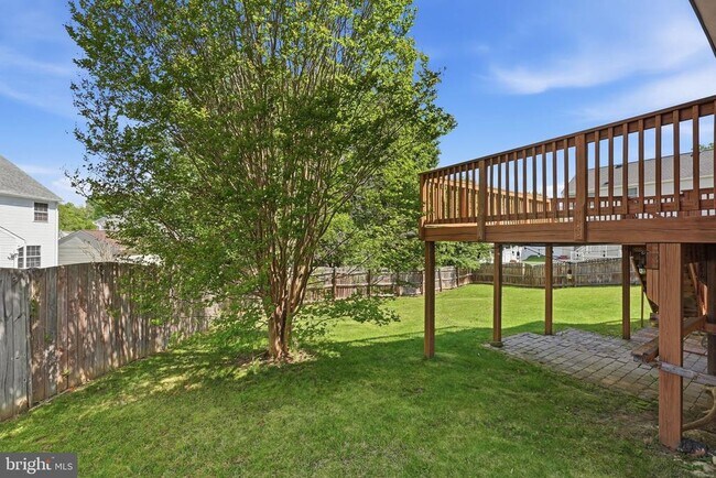 Building Photo - 11 St Marks Ct