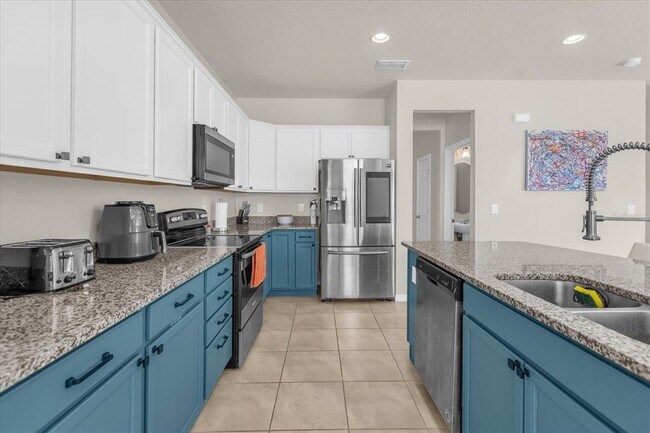 Building Photo - 2742 Red Horse Dr