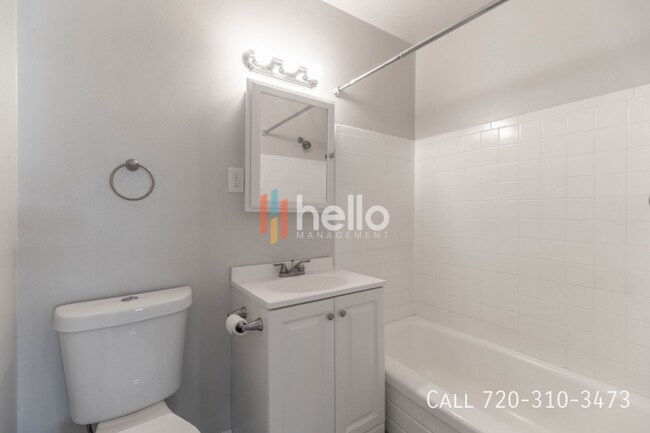 Primary Photo - 1430 N Moline St