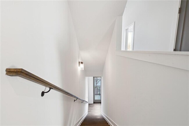 Building Photo - 1207 Chelsea Cir NW