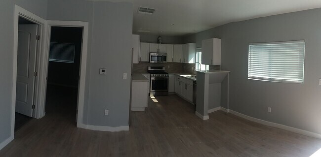 Building Photo - 3109 Estara Ave