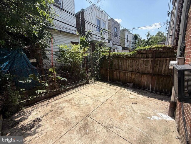 Building Photo - 3417 Hartville St