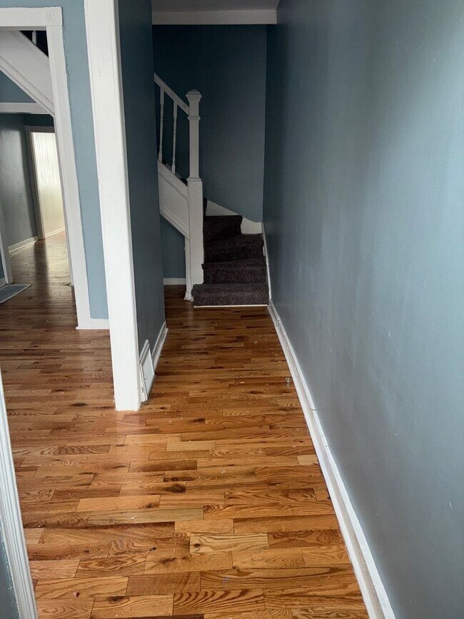 Building Photo - 1633 Westwood Ave