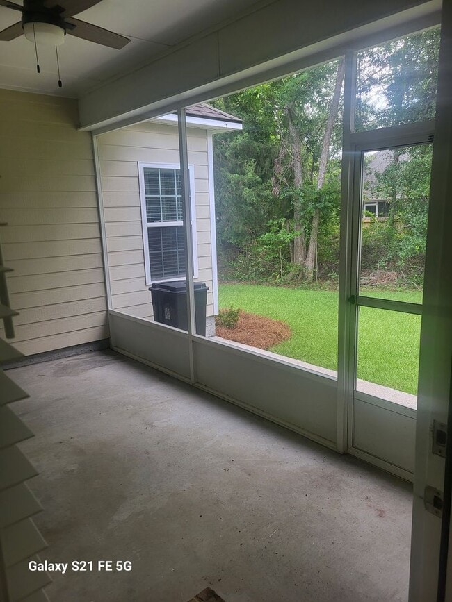 Building Photo - 4 bedroom, 3 bath, 2145 sq ft home