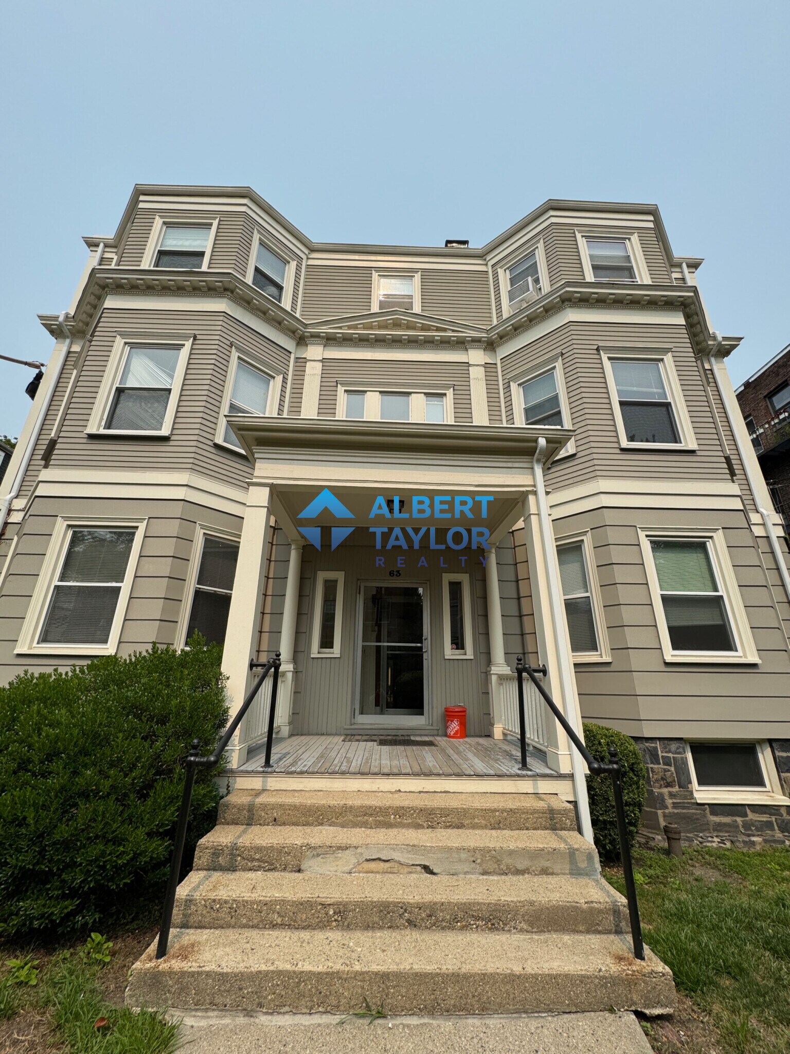 Building Photo - 61 Dana St