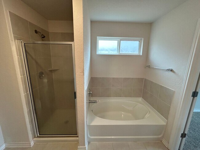 Building Photo - *COMING SOON* 3-Bedroom with Solar Panels & Resort Amenities – Pool, Gym!