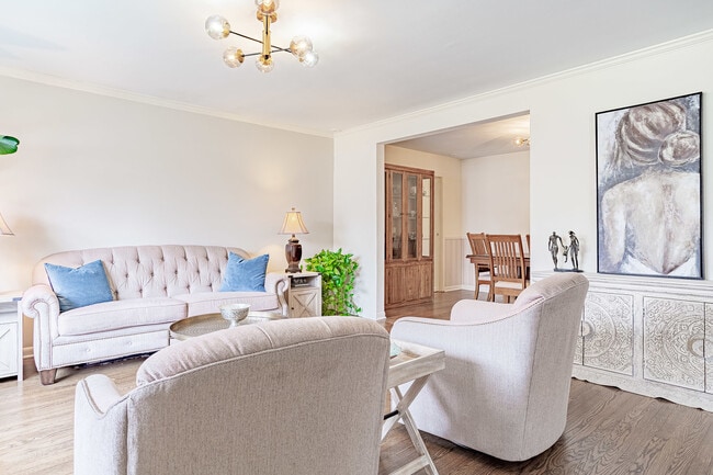 Building Photo - 3890 Gregory Dr