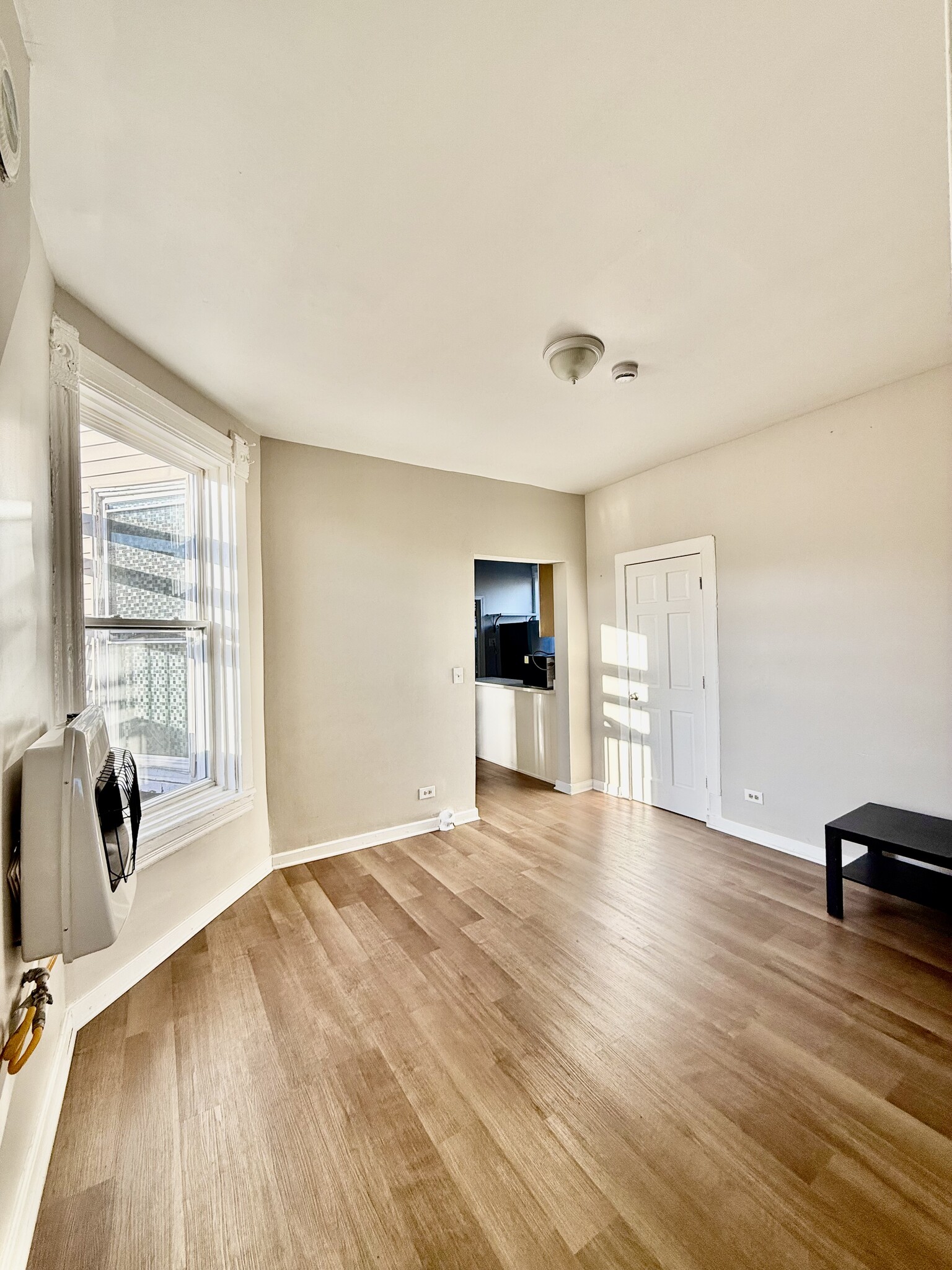 Building Photo - 1529 W 18th St