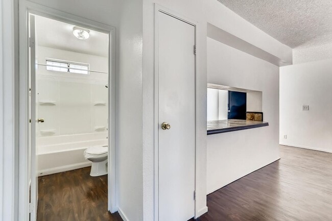 Building Photo - Redone STUNNING 1st floor Apartment!