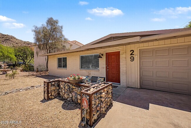 Building Photo - 29 E Foothill Dr