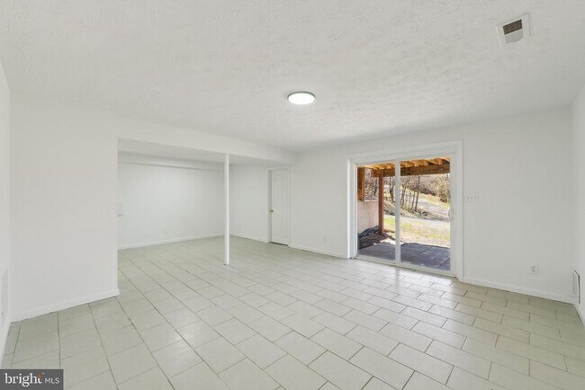 Building Photo - 21 Zinn Way