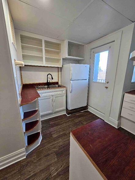 Building Photo - 309 Maple St