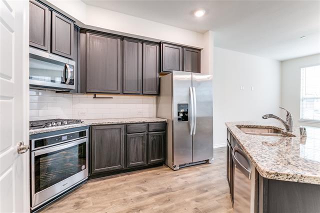 Building Photo - 2414 Klamath Dr