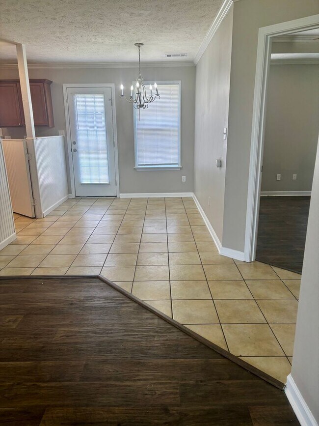 Building Photo - 3 Bedroom 2 bath  Medina Area