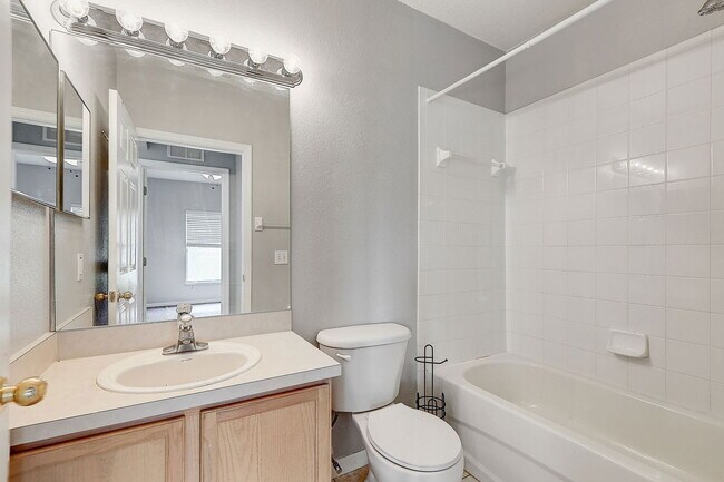 Building Photo - 3432 Broken Bow Dr