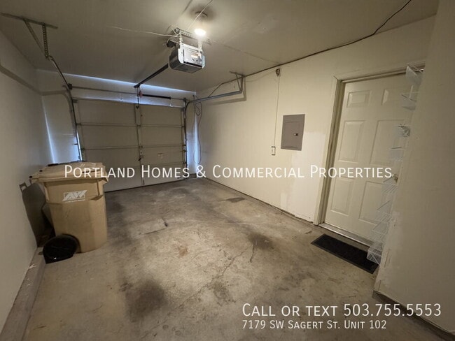 Building Photo - 7179 SW Sagert St