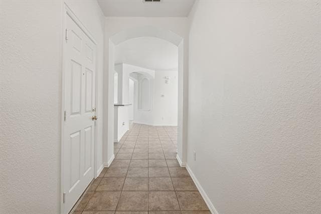 Building Photo - 11001 La Grange Dr