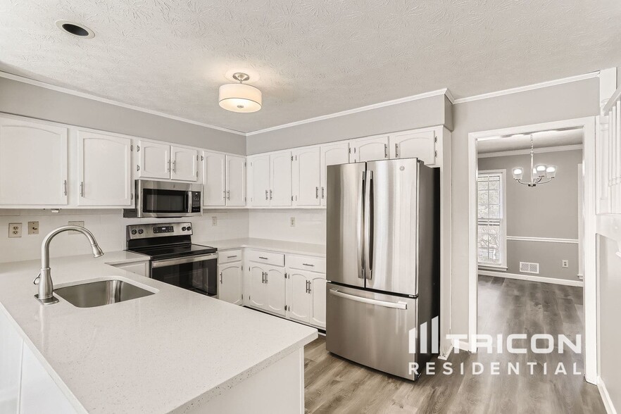 Building Photo - 4809 Glenwhite Dr
