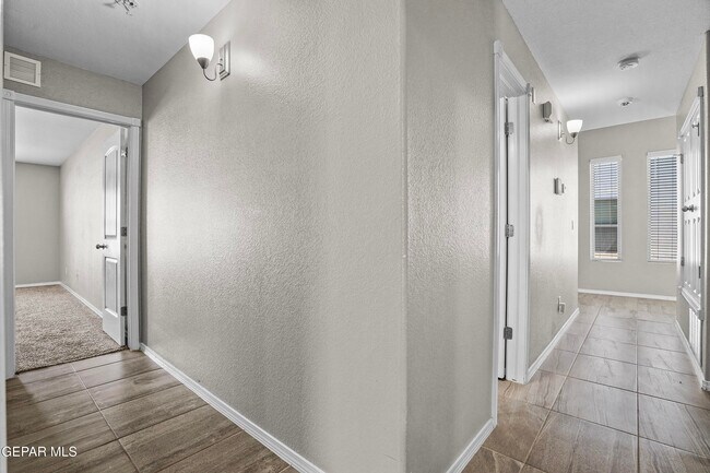 Building Photo - 772 Lemington St