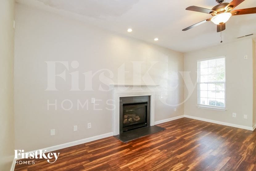 Building Photo - 225 Brycewood Dr