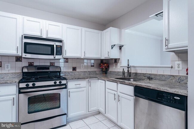 Building Photo - 6607 NETTIES Ln