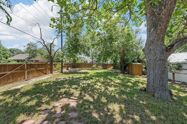 Building Photo - COMING SOON! Charming 1924 Corner-Lot Home with Original Character and Modern Comforts