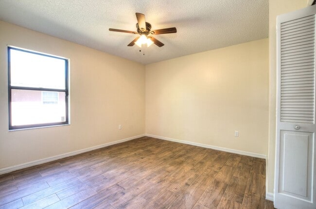 Building Photo - 179 Frontier Dr