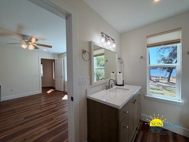 Building Photo - Waterfront 3 Bedroom Home Near E. John Sims Parkway in Niceville!