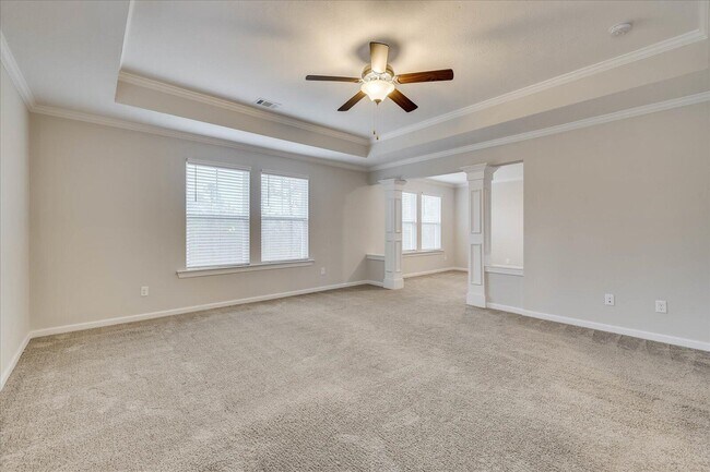 Building Photo - 342 Windsor Dr