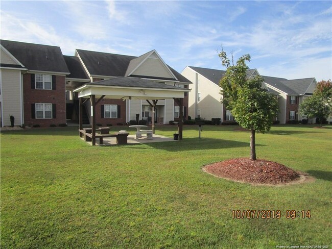 Building Photo - 3930 Bardstown Ct