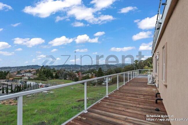 Building Photo - 24518 Karina St