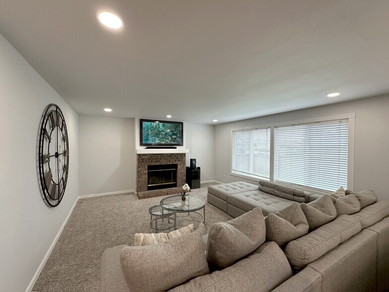 Building Photo - 34426 10th Ave SW