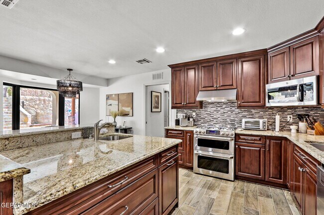 Building Photo - 1316 Hookridge Dr