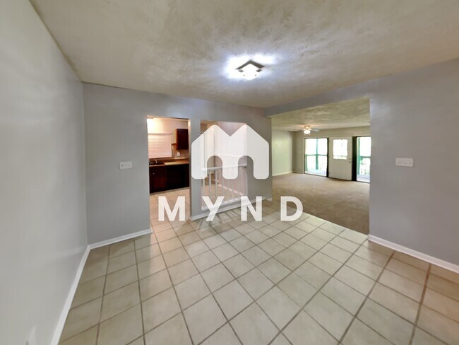 Building Photo - 3575 Oakvale Rd Unit 405