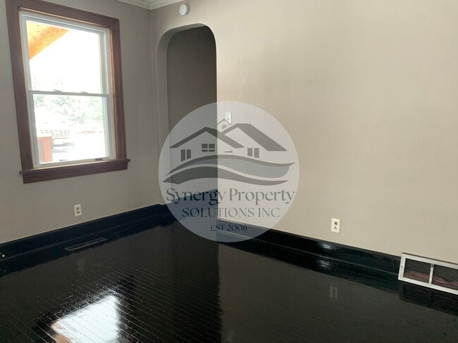 Building Photo - Madison Rental