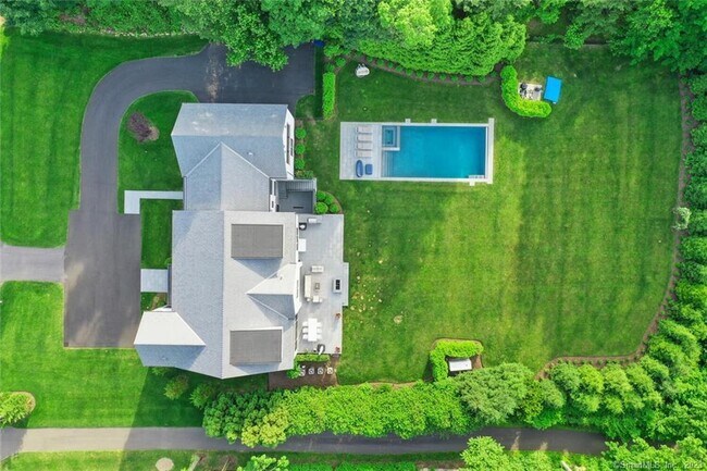 Building Photo - 11 Turner Dr