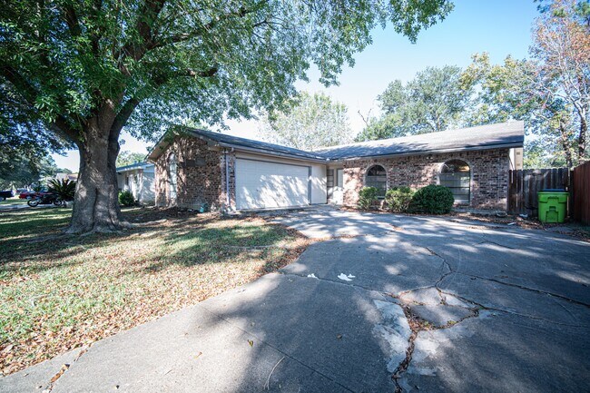 Primary Photo - 2026 Quail Valley E Dr