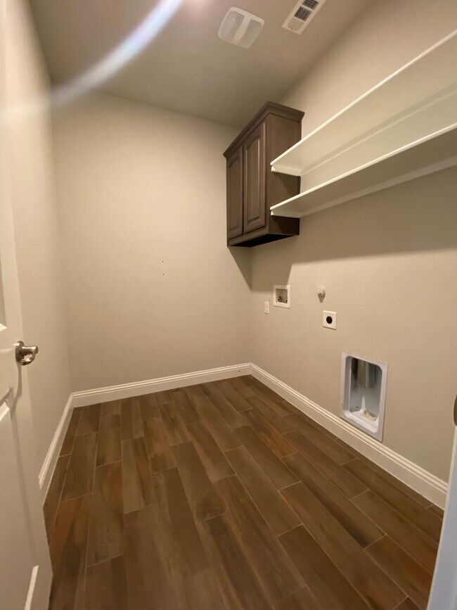 Building Photo - 8110 Loretta Day Dr