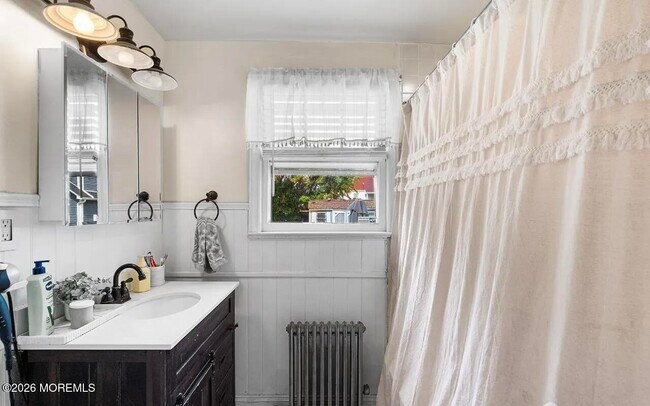 Building Photo - 585 Bamford Ave