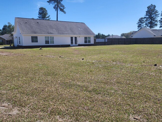 Building Photo - 114 Miller St NE