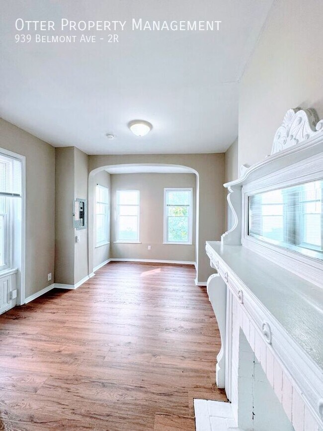 Building Photo - 939 Belmont Ave