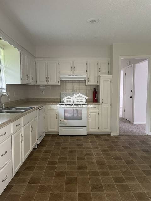 Building Photo - 5015 Belmeade Rd