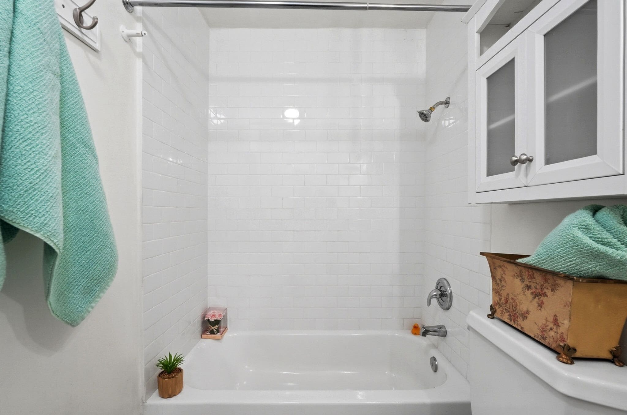 Building Photo - 13050 Dronfield Ave