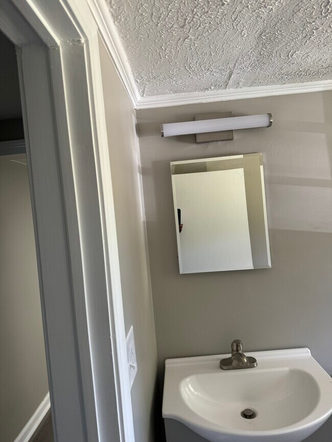 Building Photo - 1130-12 10th Ave